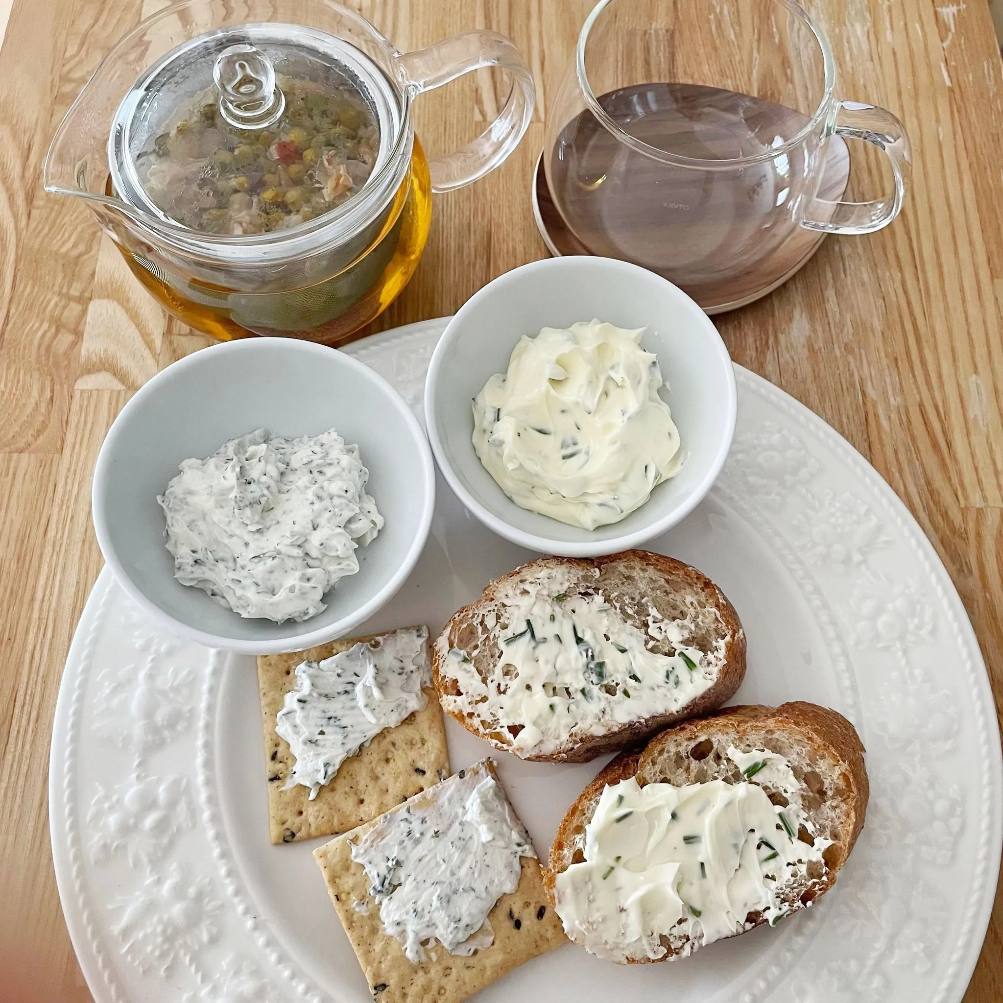 ハーブバター・ハーブチーズ作りの様子