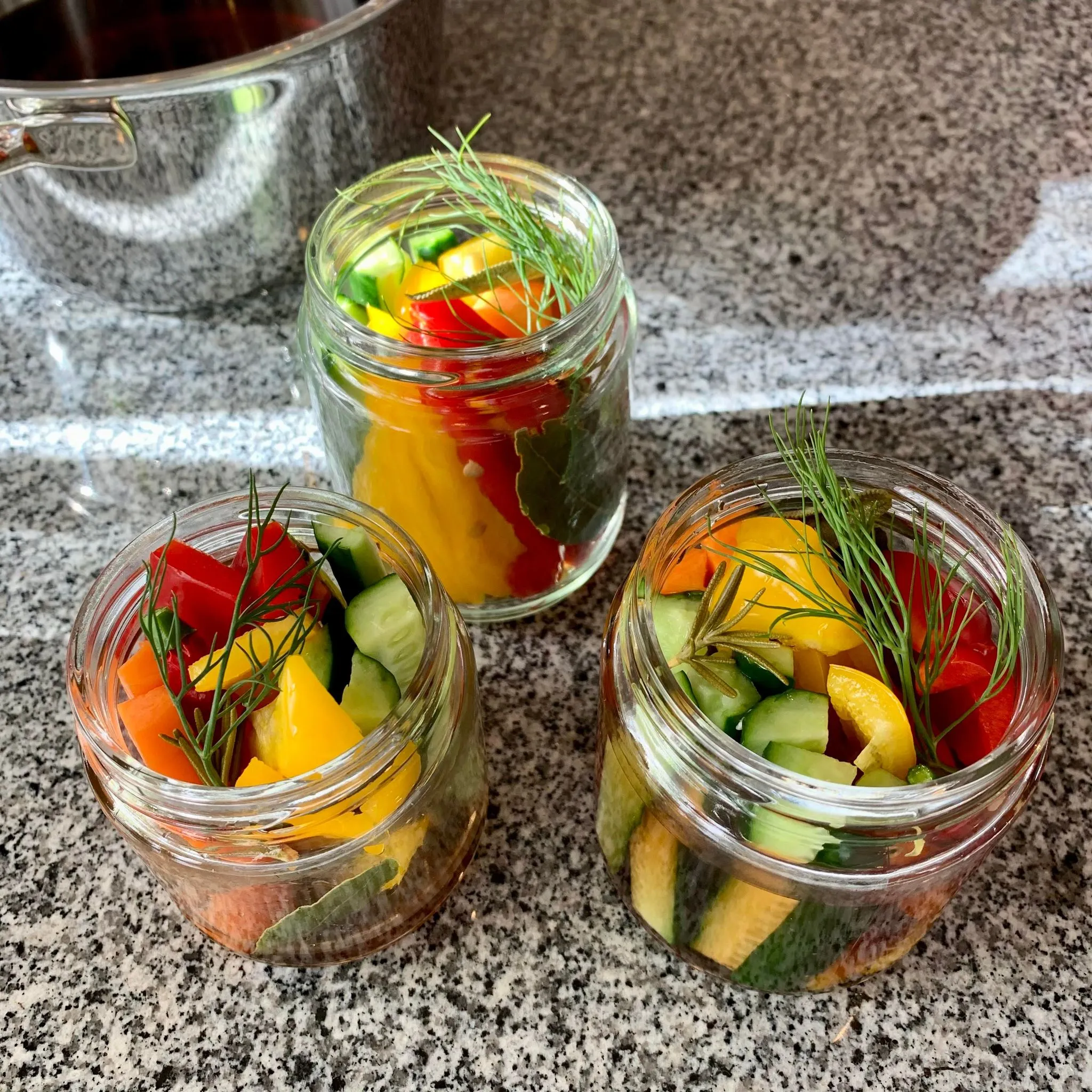 ハーブピクルス作り｜春川なお講師｜ヴィーナース メディカルハーブLABO